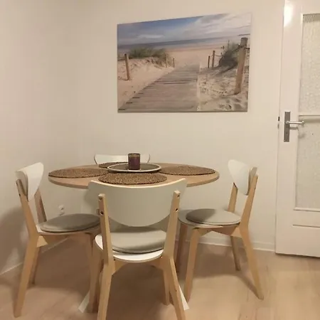 Schoene 2-Zimmerwohnung, 10 Geh-Minuten Zum Strand Timmendorfer Strand Exterior photo