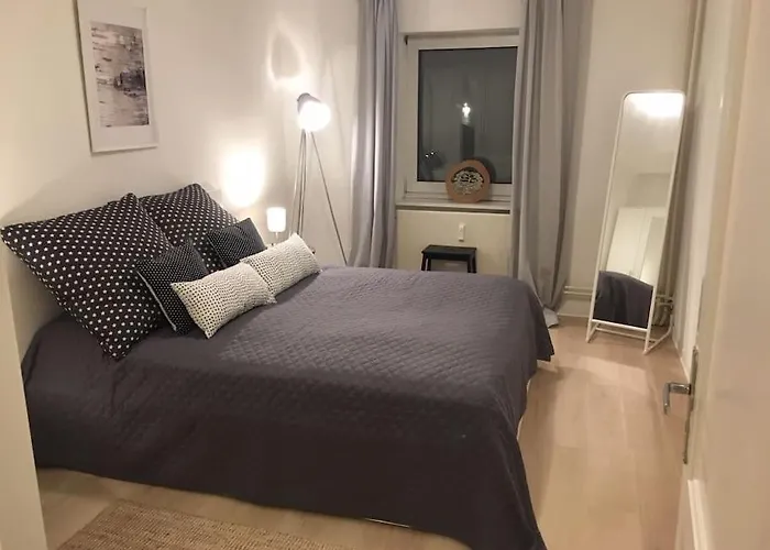 Schoene 2-Zimmerwohnung, 10 Geh-Minuten Zum Strand