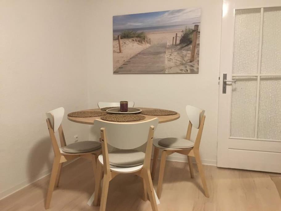 Schoene 2-zimmerwohnung, 10 Geh-minuten Zum Timmendorfer Strand